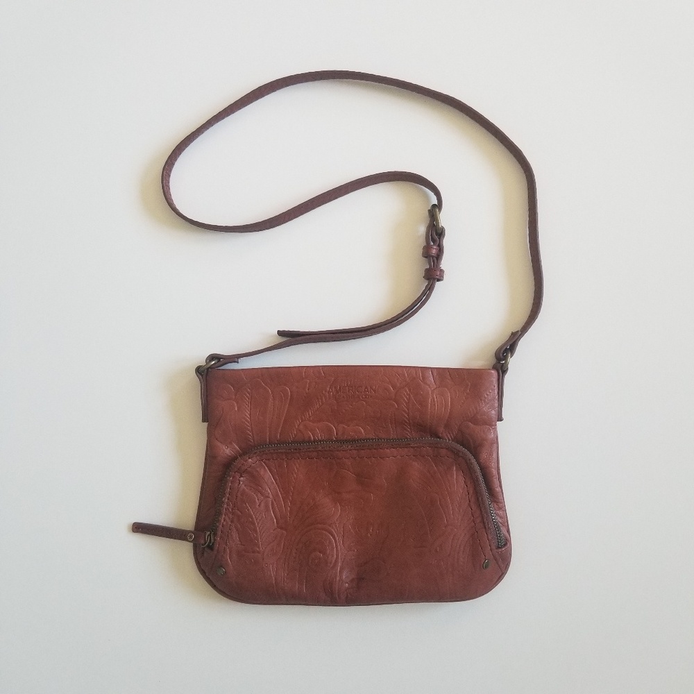 American Leather Co crossbody w/ antiqued hardware